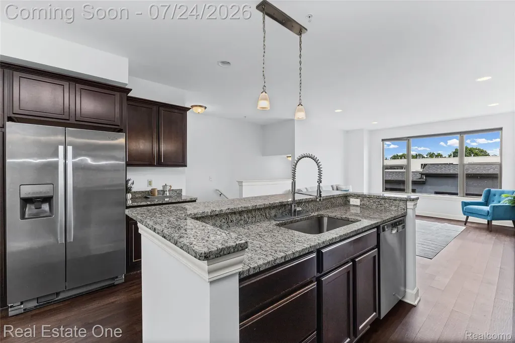 1240 S Diamond Court Royal Oak City MI 48067