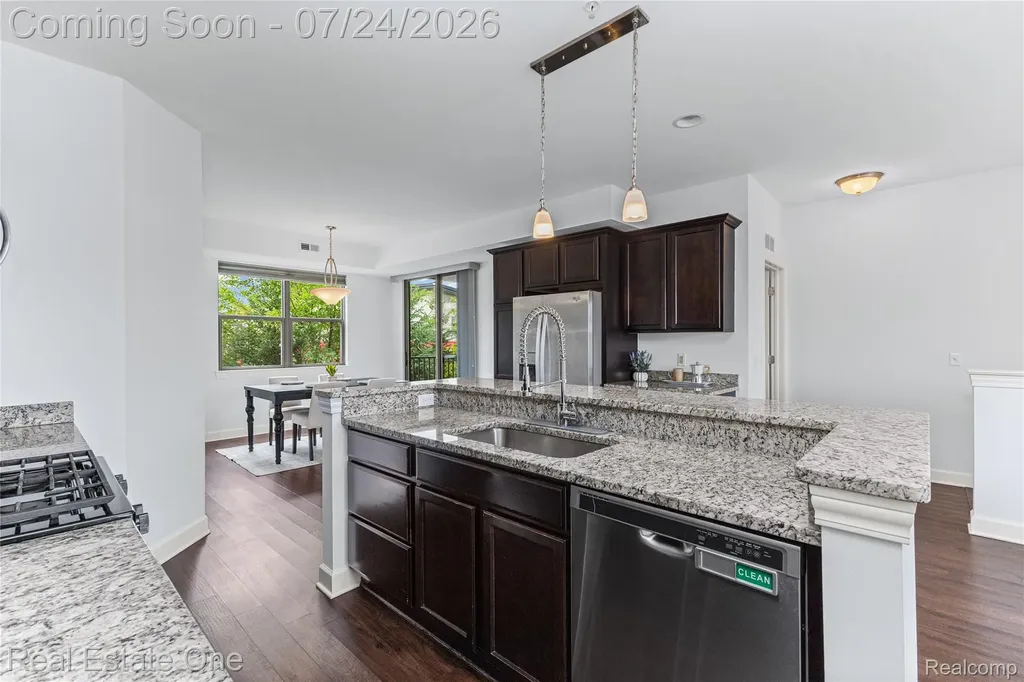 1240 S Diamond Court Royal Oak City MI 48067