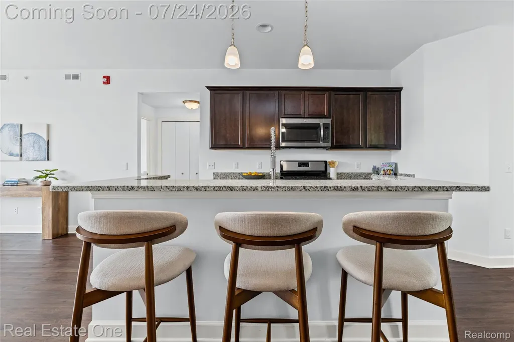 1240 S Diamond Court Royal Oak City MI 48067