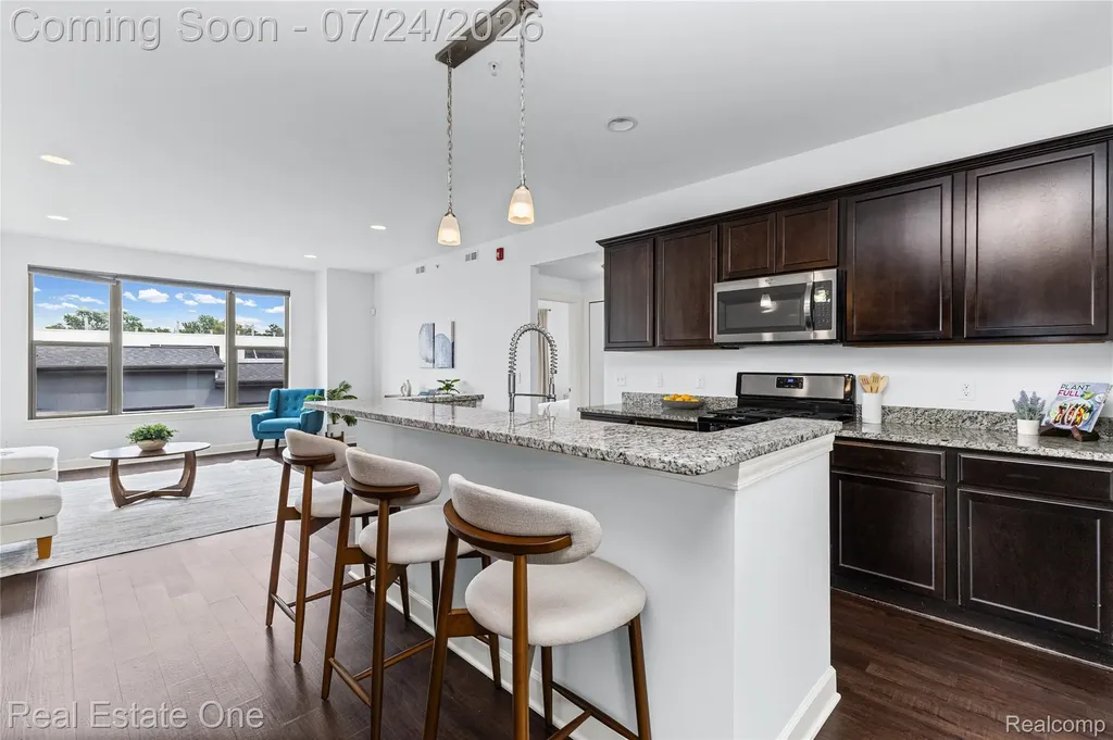 1240 S Diamond Court Royal Oak City MI 48067