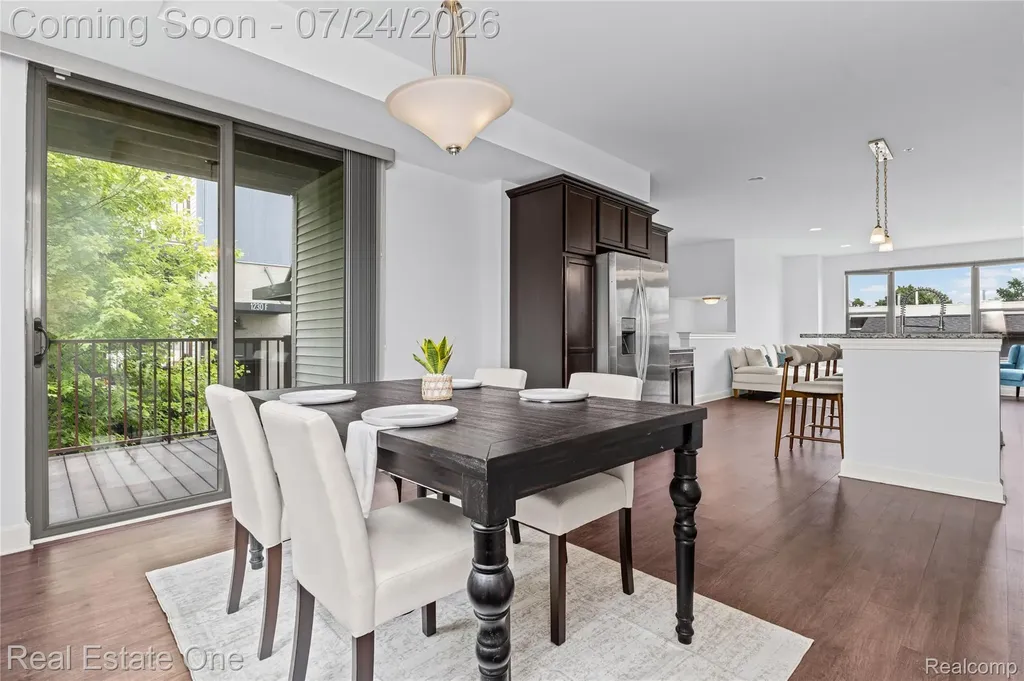 1240 S Diamond Court Royal Oak City MI 48067