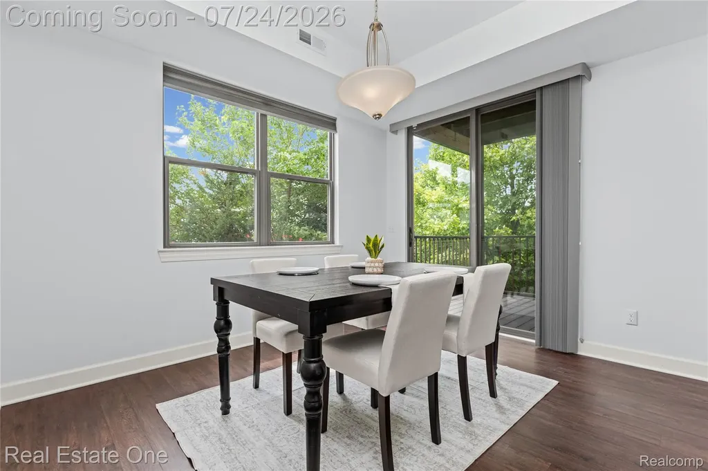 1240 S Diamond Court Royal Oak City MI 48067