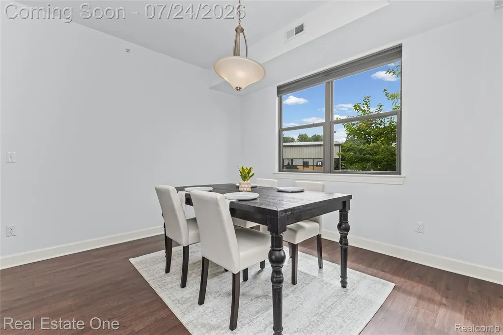 1240 S Diamond Court Royal Oak City MI 48067