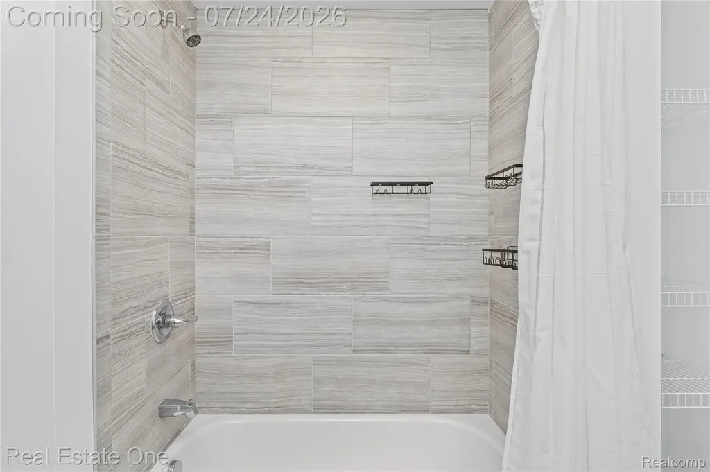 1240 S Diamond Court Royal Oak City MI 48067