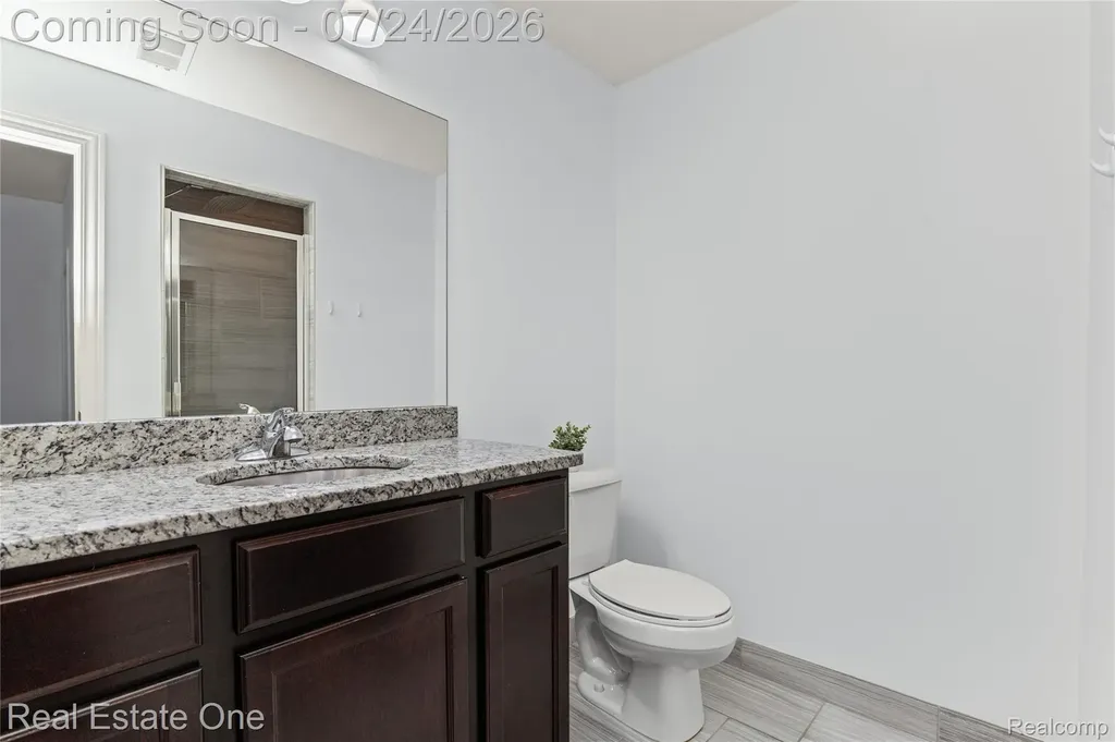 1240 S Diamond Court Royal Oak City MI 48067