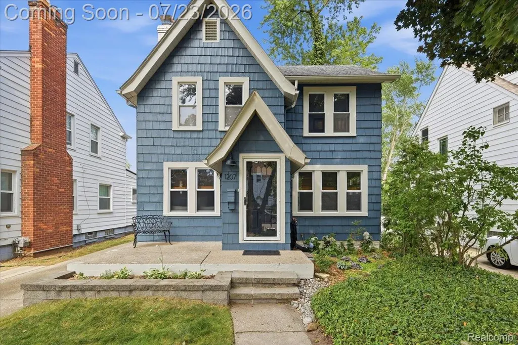 1207 Irving Avenue Royal Oak City MI 48067