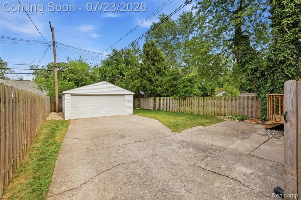 1207 Irving Avenue Royal Oak City MI 48067