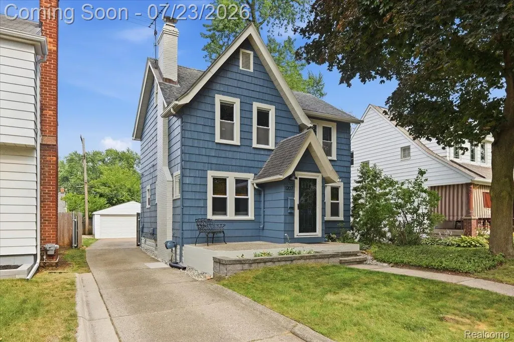 1207 Irving Avenue Royal Oak City MI 48067