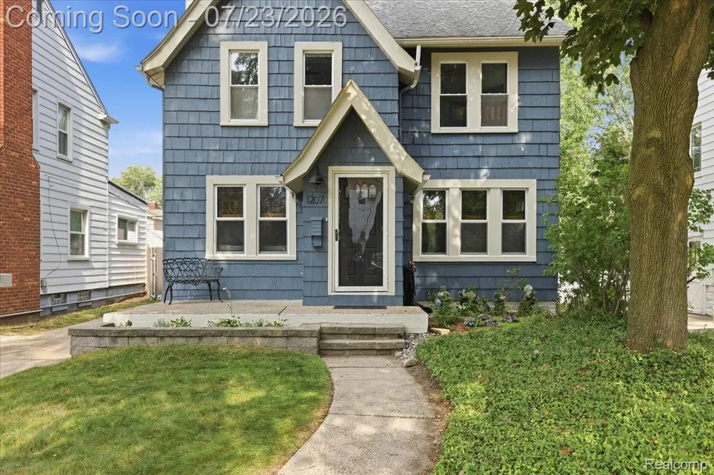 1207 Irving Avenue Royal Oak City MI 48067