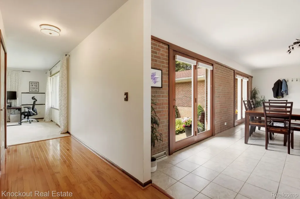 5094 Dustine Drive N Saginaw Charter Township MI 48603