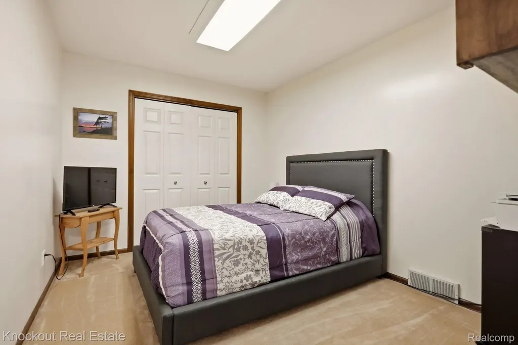 5094 Dustine Drive N Saginaw Charter Township MI 48603