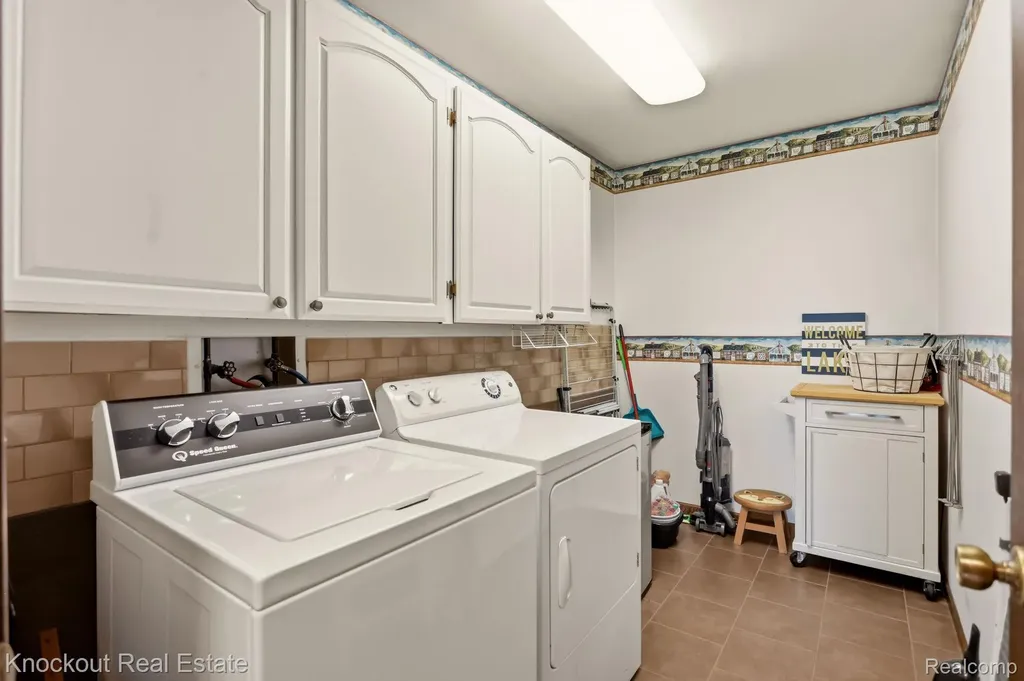 5094 Dustine Drive N Saginaw Charter Township MI 48603