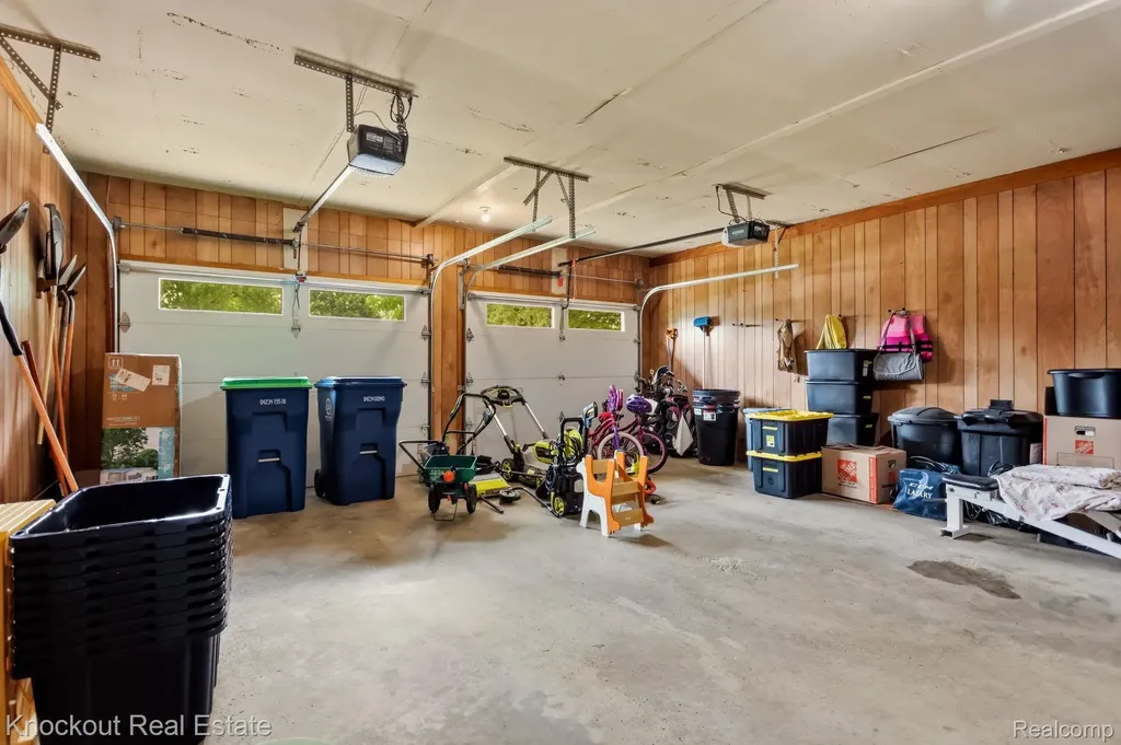 5094 Dustine Drive N Saginaw Charter Township MI 48603