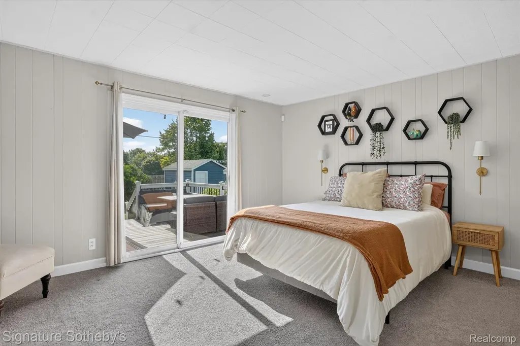 815 Fowler Street Howell City MI 48843