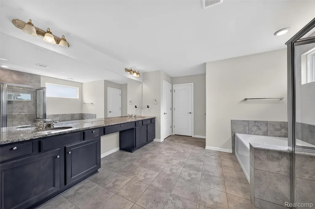 4160 Walcott Drive Orion Charter Township MI 48359