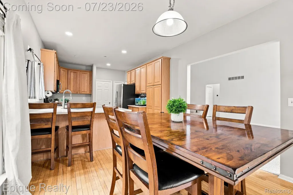 43144 Emerson Way Novi City MI 48377
