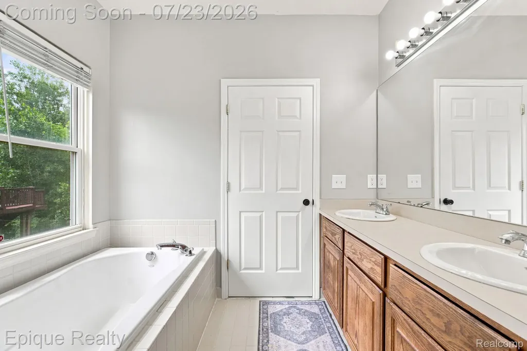 43144 Emerson Way Novi City MI 48377