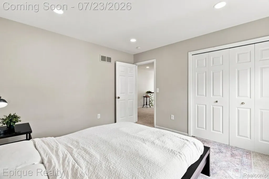 43144 Emerson Way Novi City MI 48377