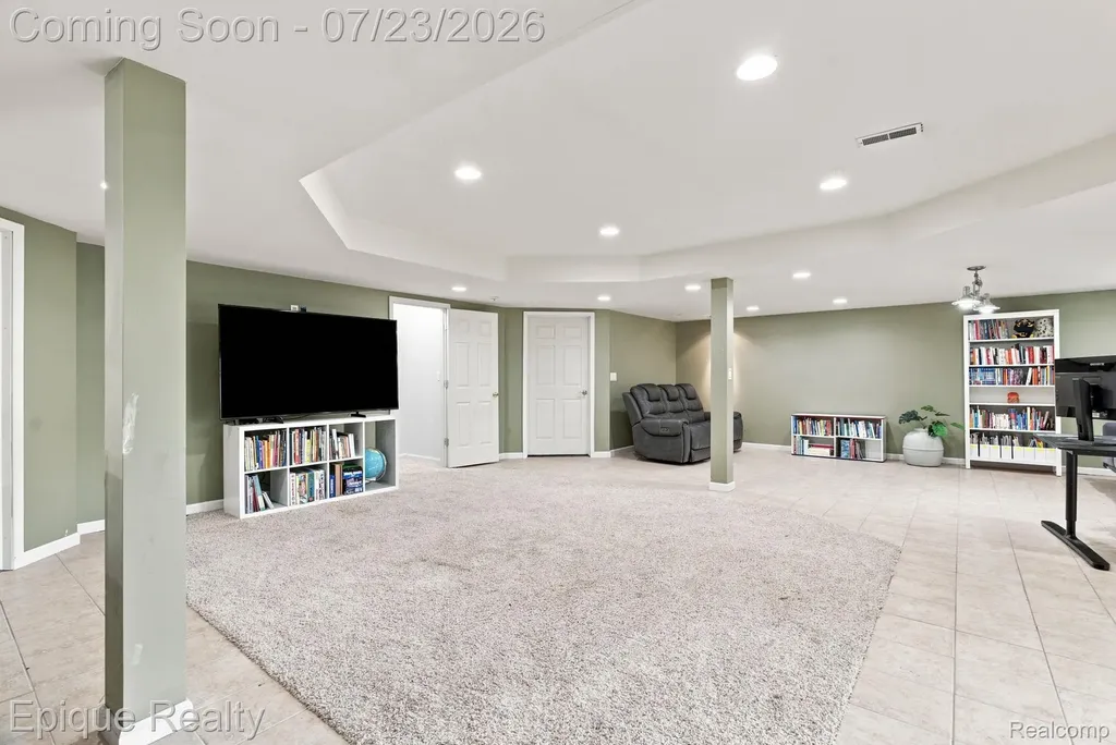 43144 Emerson Way Novi City MI 48377
