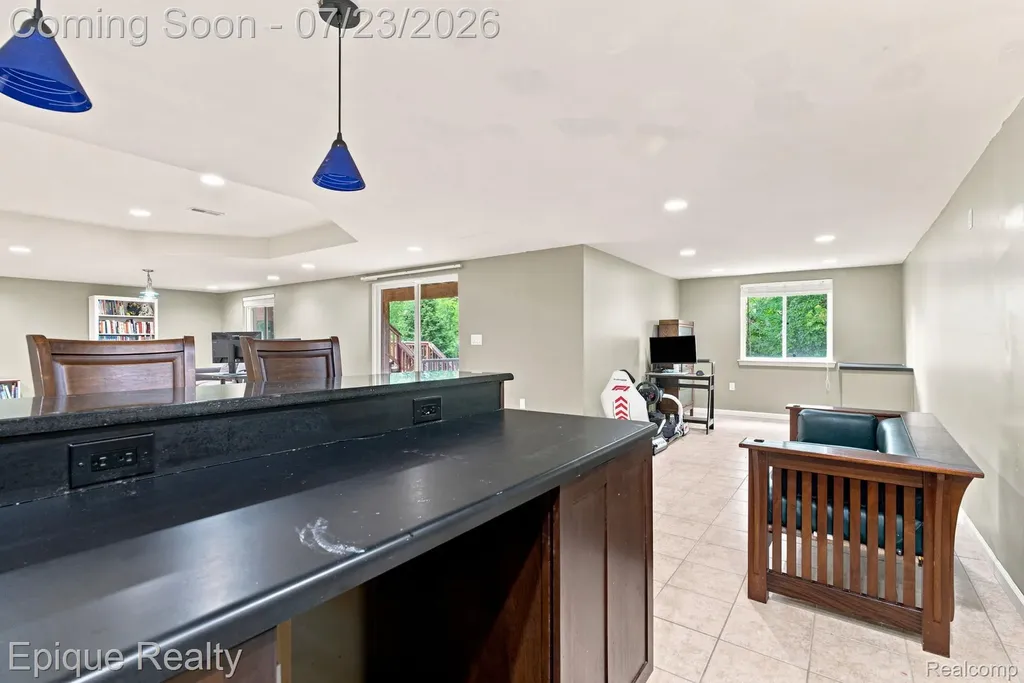 43144 Emerson Way Novi City MI 48377