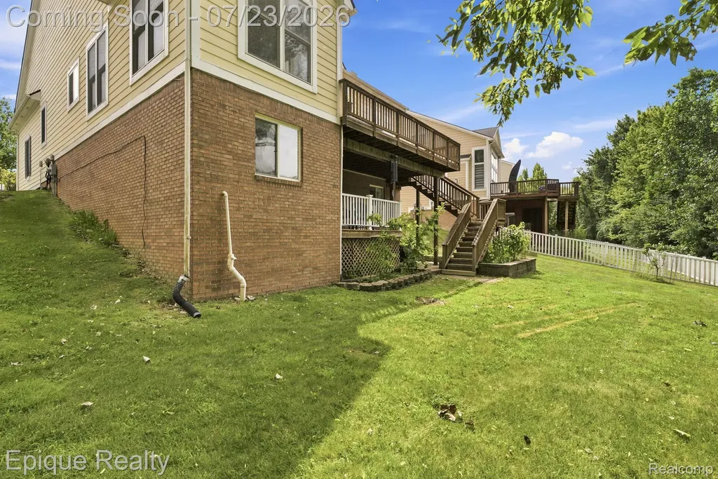 43144 Emerson Way Novi City MI 48377