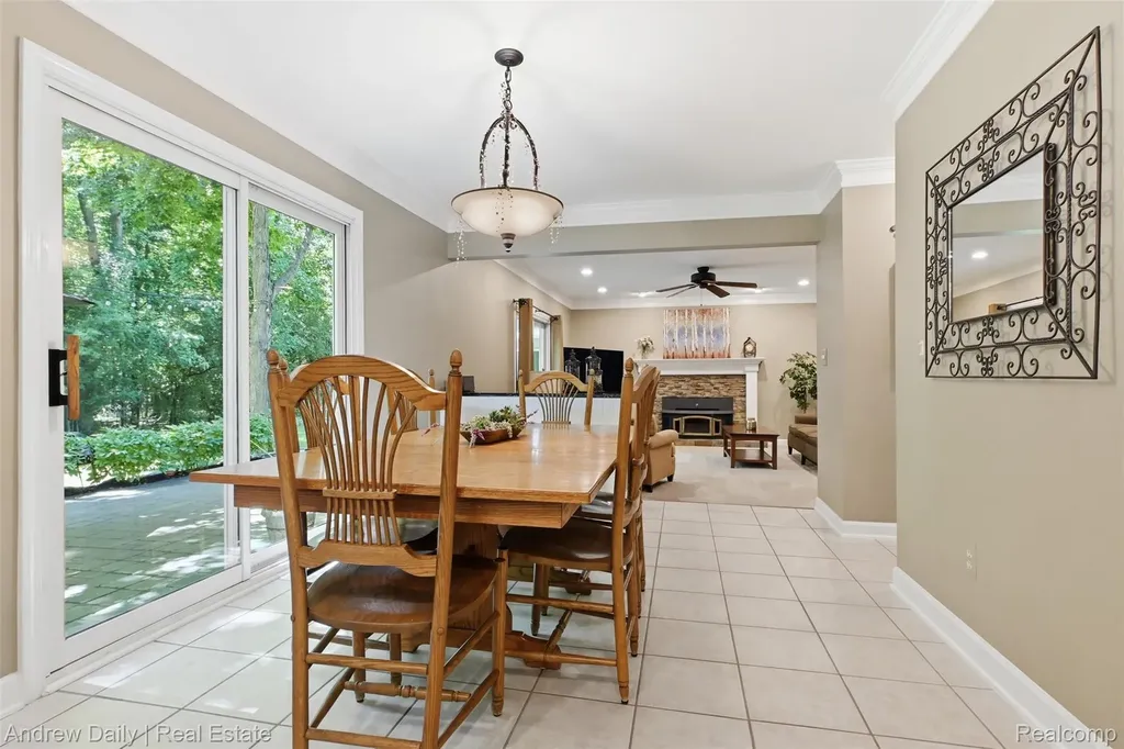 21649 Shadybrook Drive Novi City MI 48375