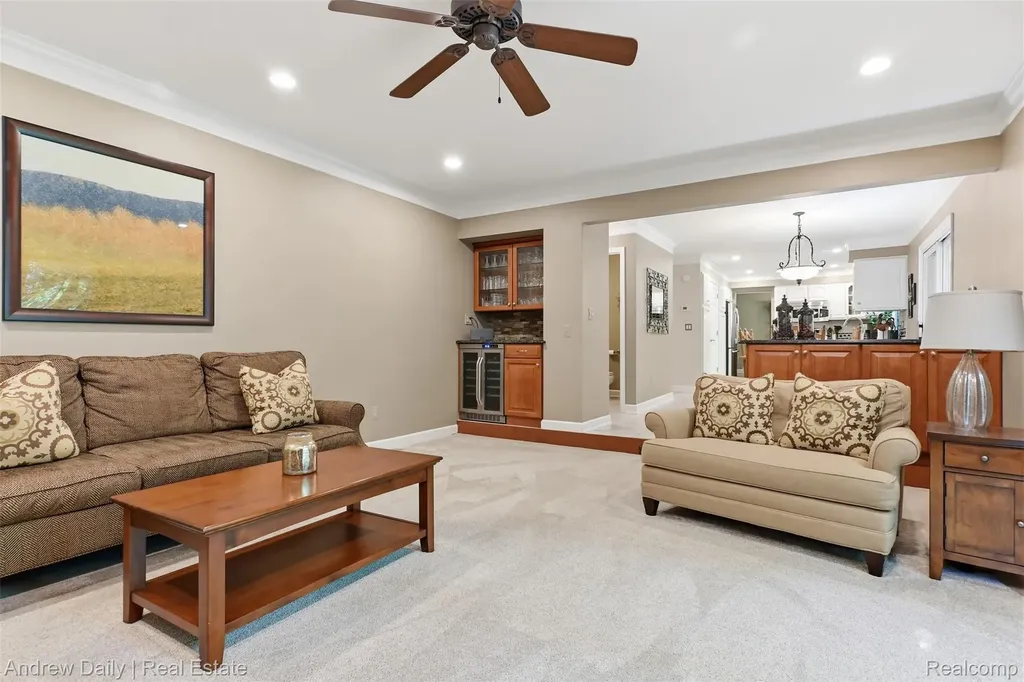 21649 Shadybrook Drive Novi City MI 48375