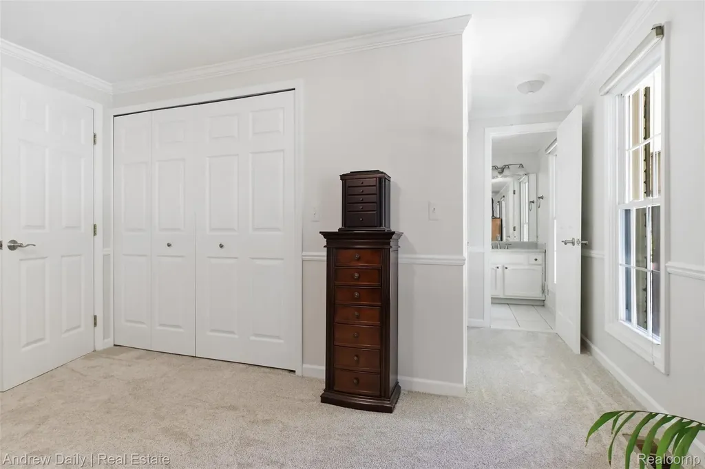 21649 Shadybrook Drive Novi City MI 48375