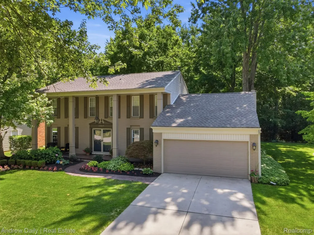 21649 Shadybrook Drive Novi City MI 48375