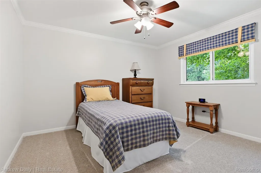 21649 Shadybrook Drive Novi City MI 48375