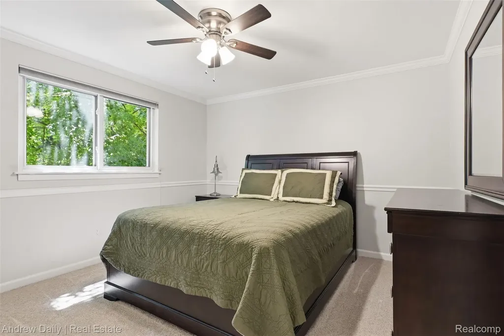 21649 Shadybrook Drive Novi City MI 48375