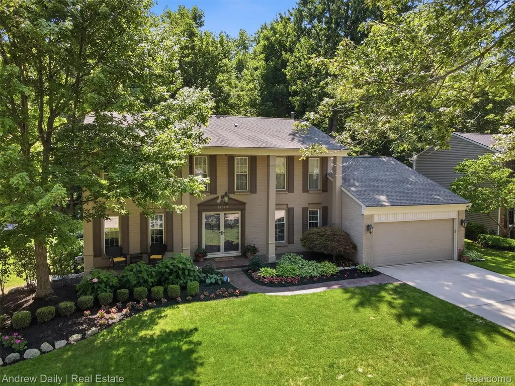 21649 Shadybrook Drive Novi City MI 48375