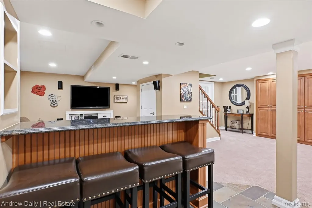 21649 Shadybrook Drive Novi City MI 48375