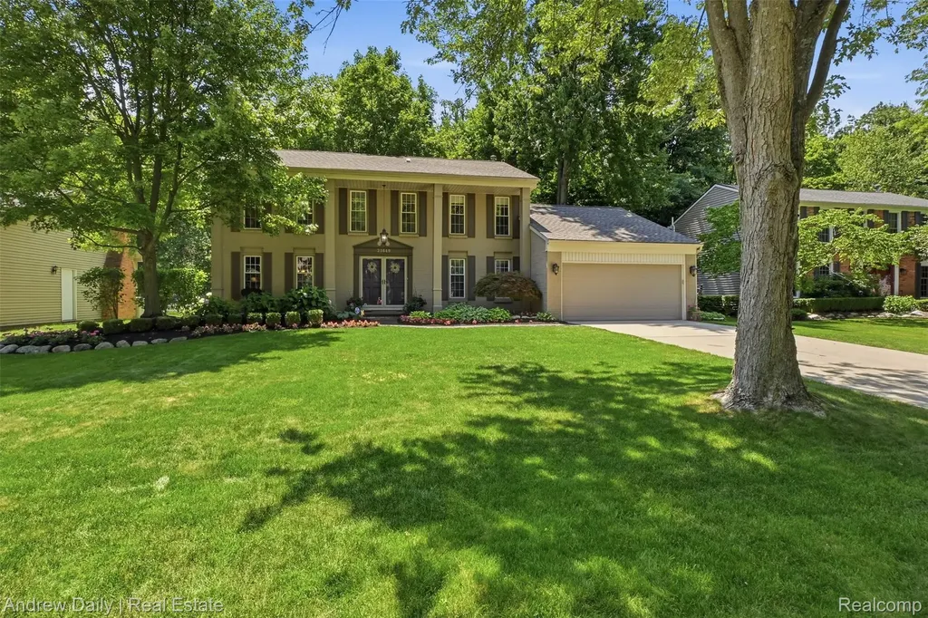 21649 Shadybrook Drive Novi City MI 48375