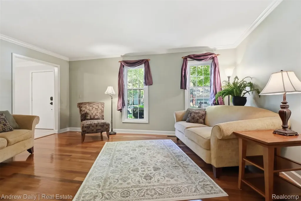 21649 Shadybrook Drive Novi City MI 48375