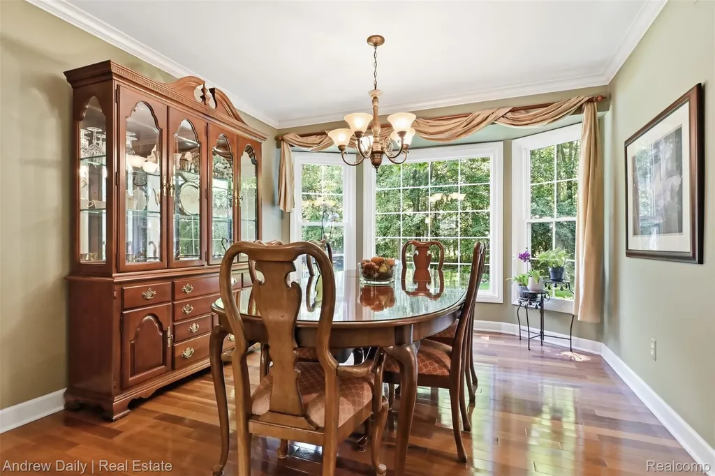 21649 Shadybrook Drive Novi City MI 48375