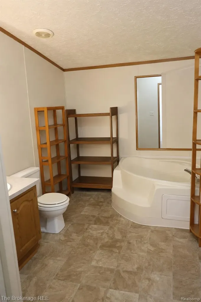 93 Woodcrest Swartz Creek City MI 48473