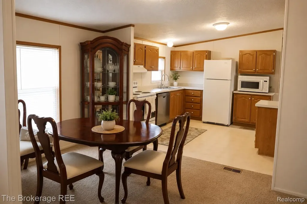 93 Woodcrest Swartz Creek City MI 48473