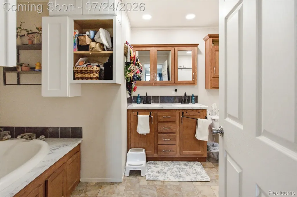 16206 Lancaster Way Holly Township MI 48442
