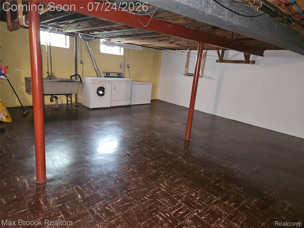 1493 E Melton Road Birmingham City MI 48009