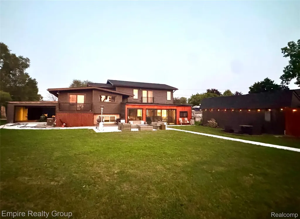 53 Potter Drive Belleville City MI 48111