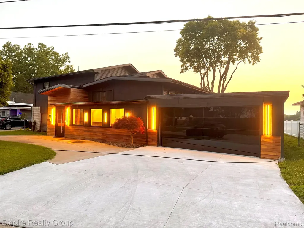 53 Potter Drive Belleville City MI 48111