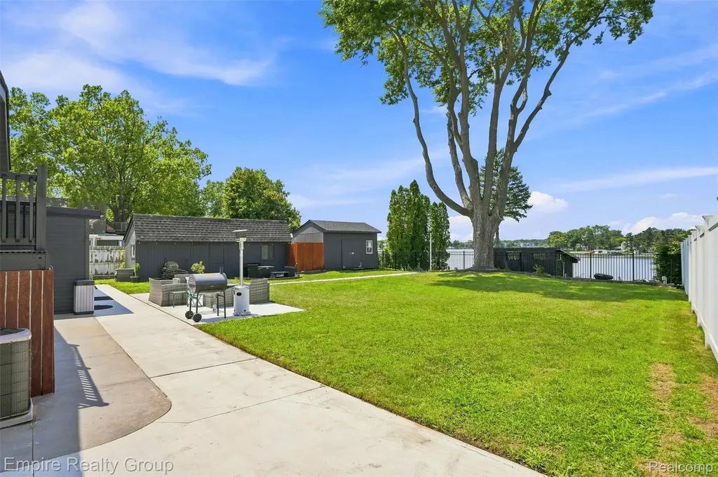 53 Potter Drive Belleville City MI 48111
