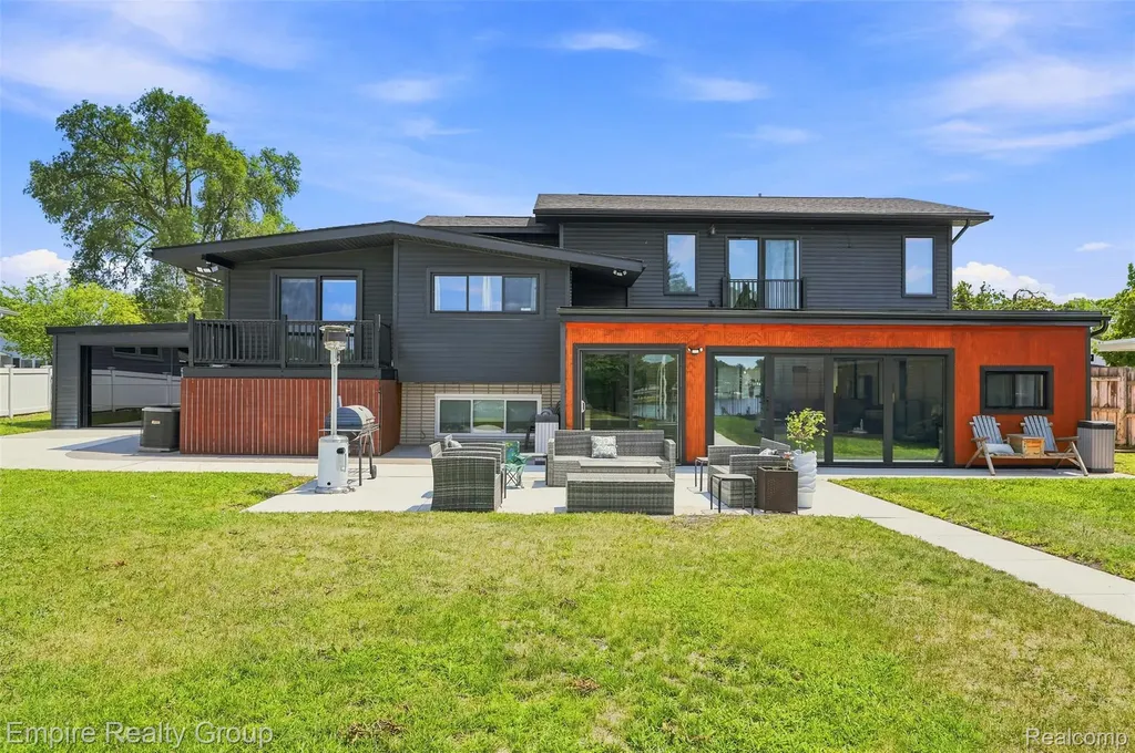 53 Potter Drive Belleville City MI 48111