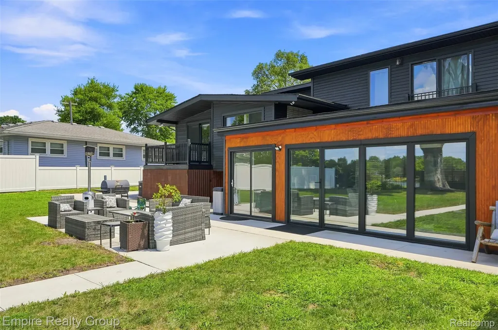 53 Potter Drive Belleville City MI 48111