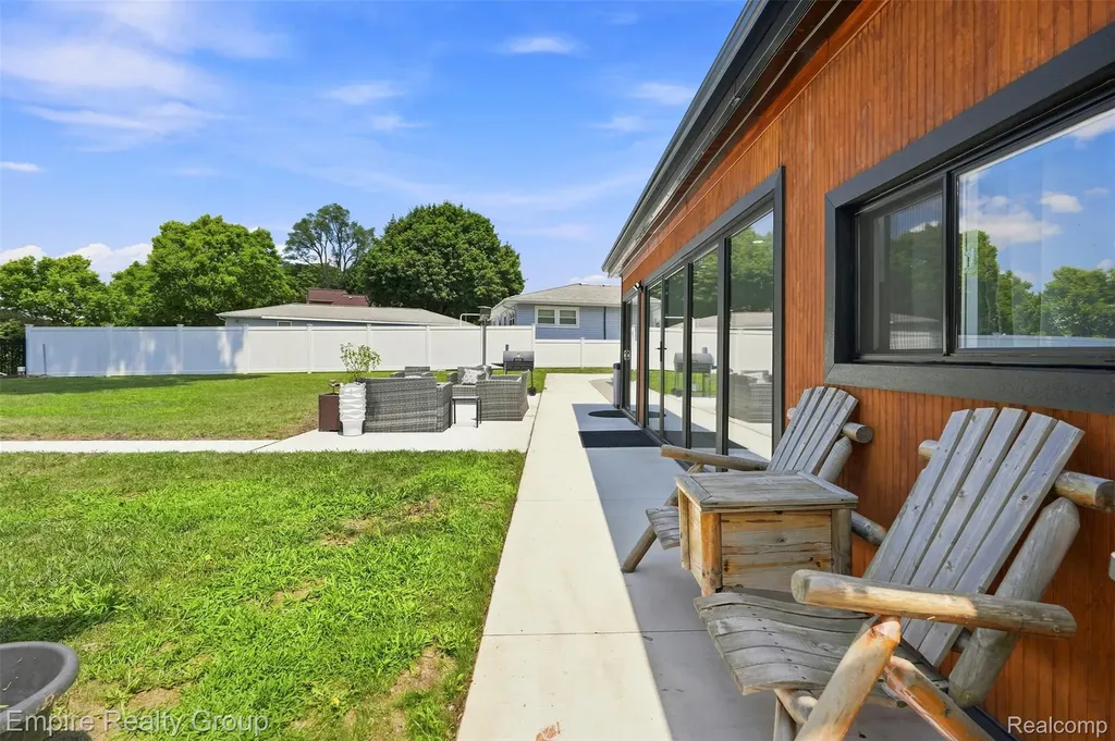 53 Potter Drive Belleville City MI 48111