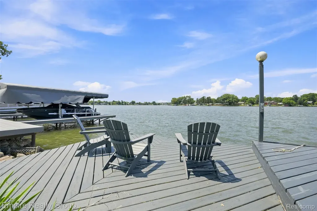 53 Potter Drive Belleville City MI 48111