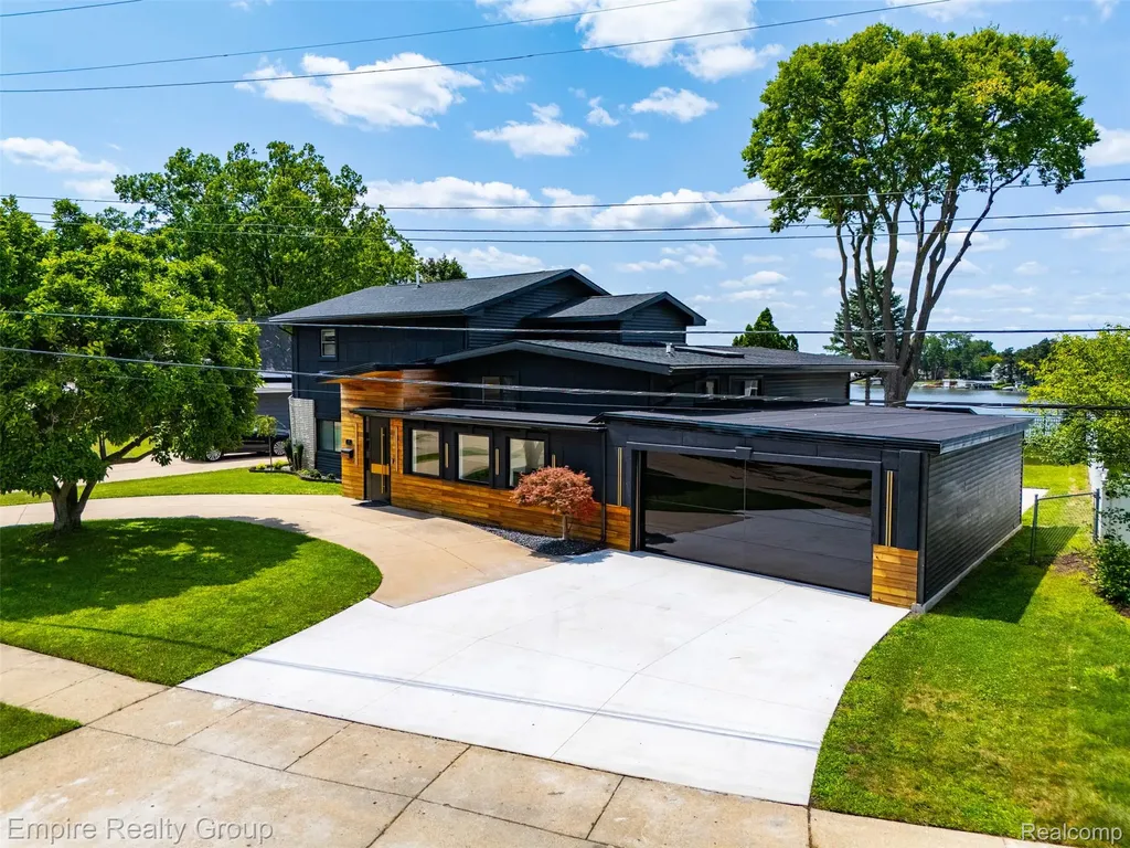 53 Potter Drive Belleville City MI 48111