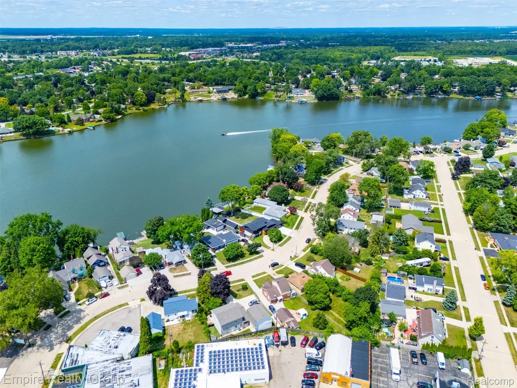 53 Potter Drive Belleville City MI 48111