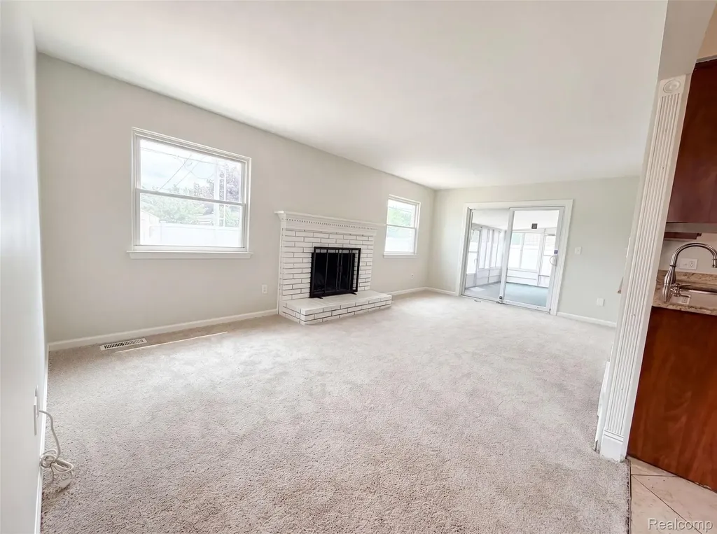 14729 Moran Road Allen Park City MI 48101